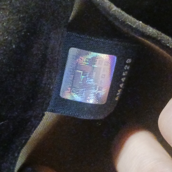 FENDI Zucca large snap ladies wallet in excellent condition AUTHENTIC! - Picture 4 of 10